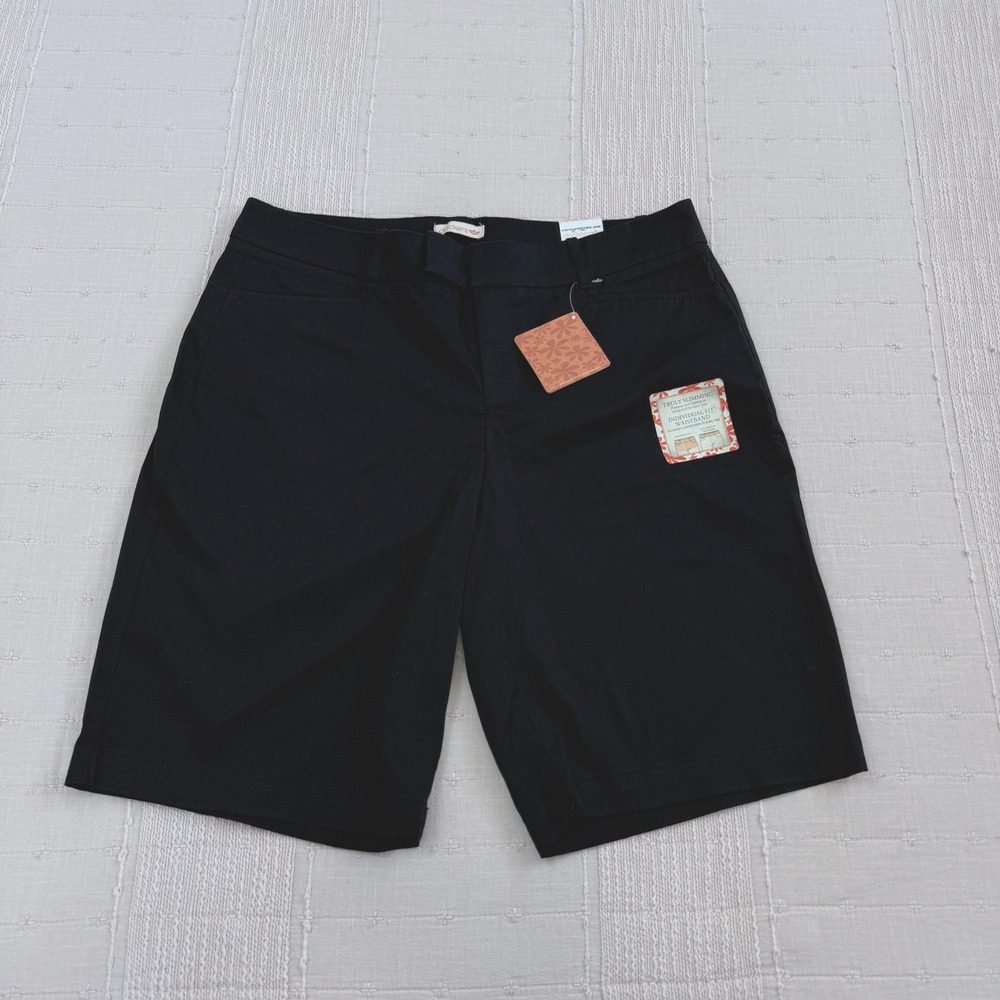 Dockers Womens Size 10 Black Bermuda Chino Shorts Flat Front NWT